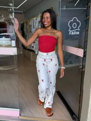CALÇA SARJA WIDE BORDADA FLOR ROSÁLIA