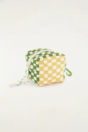 NECESSAIRE CAÇULA QUADRICULADO SONHO VERDE FARM ETC – VERÃO 26
