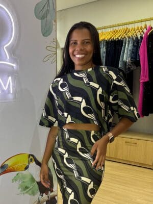 BLUSA CROPPED TUCANO GRAFICO