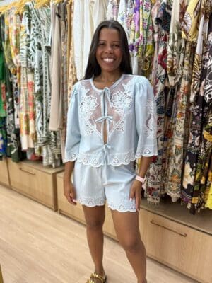 BATA BORDADA REALEZA