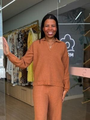 BLUSA TRICOT POLO MANGA CARAMELO MARIA FILÓ